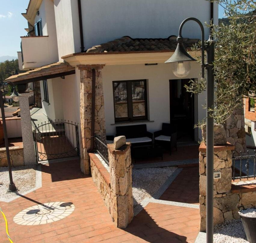 Torre di Bari酒店住宿-Is Seddas B&B