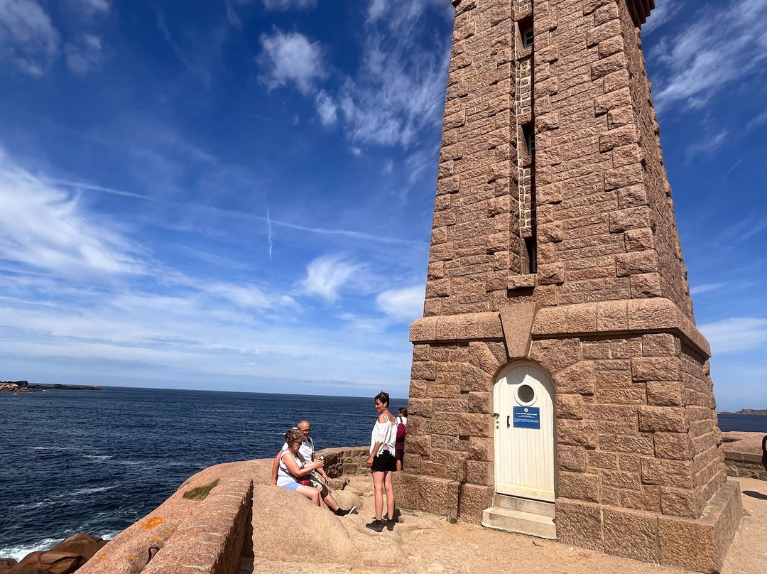 Ploumanac'h LIghthouse景点图片