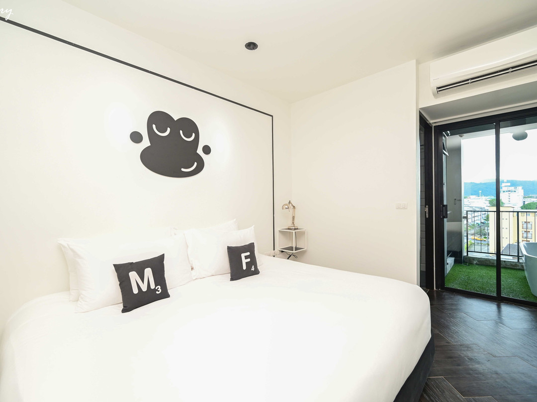 普吉岛蓝猴中心酒店主图