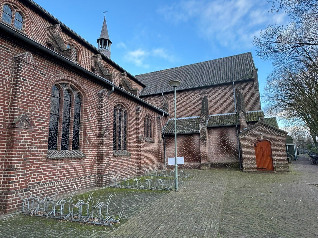 Sint-Fabianus En Sebastianuskerk-赛菲南必去景点