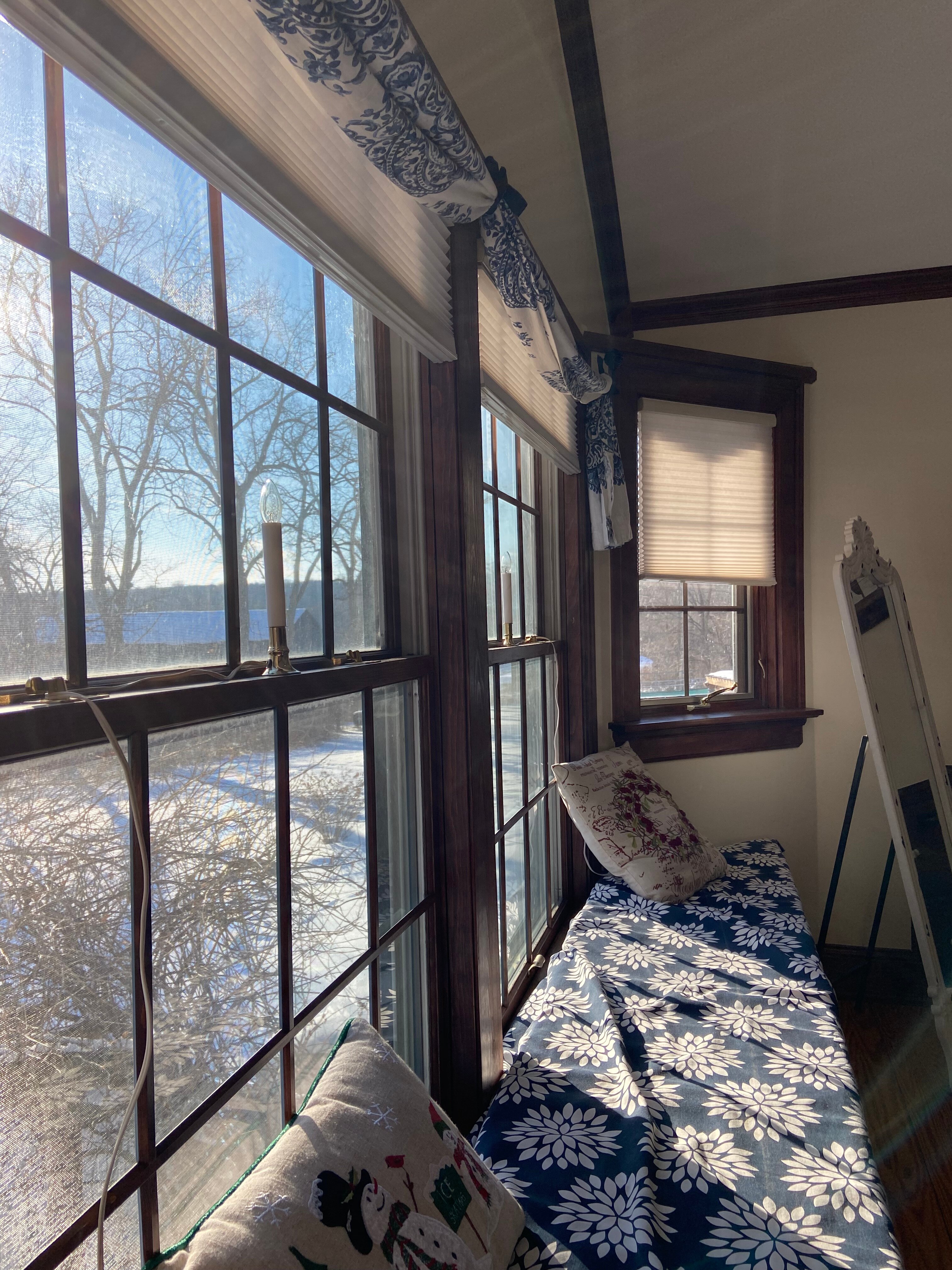 Maple Cove Bed & Breakfast And The August House-客卧