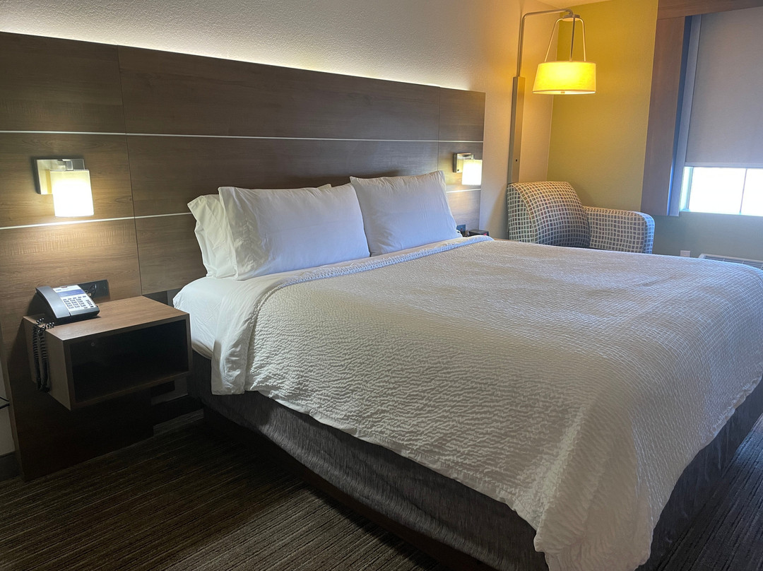 Holiday Inn Express & Suites Hesperia by IHG主图