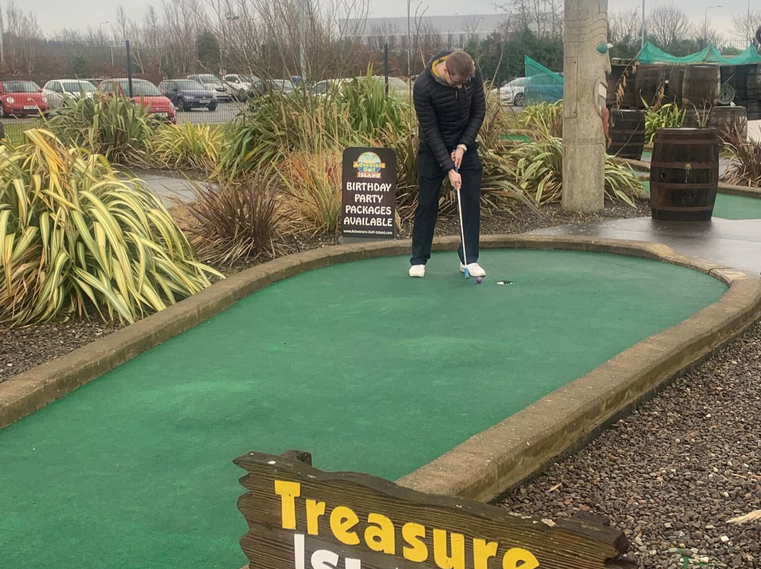 Adventure Golf Island-丹弗姆林必去景点