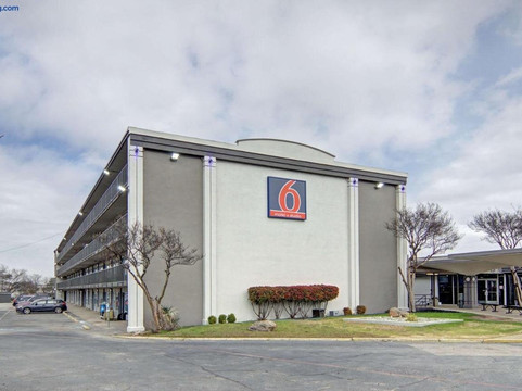 Studio 6 - 3738 Mesquite, TX - Town East