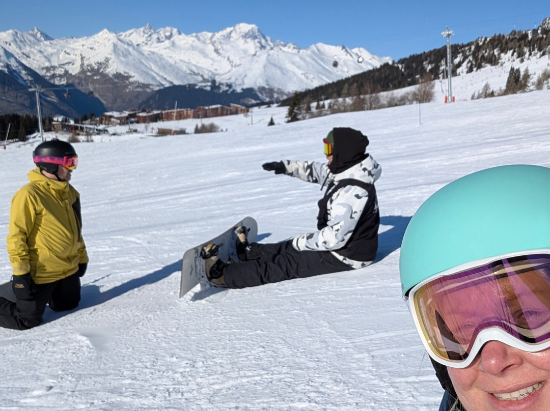 High Five Snowboard School景点图片