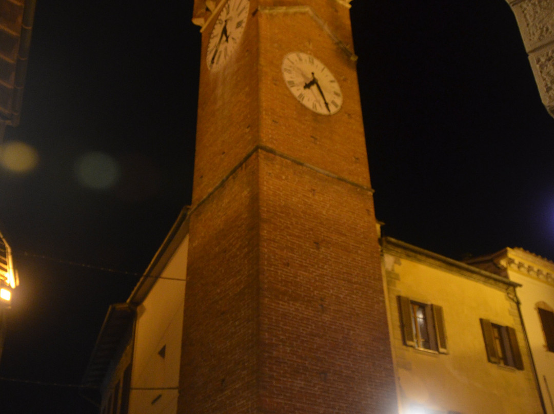 Torre e Fonte della Mencia in Asciano-阿夏诺必去景点