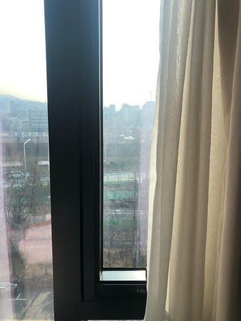 古罗诗拉酒店主图