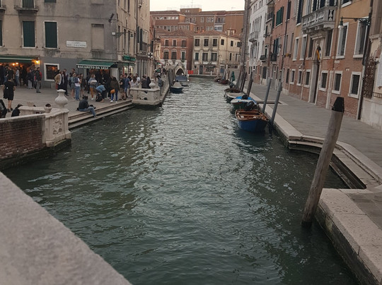 洛坎达萨利埃瑞酒店主图