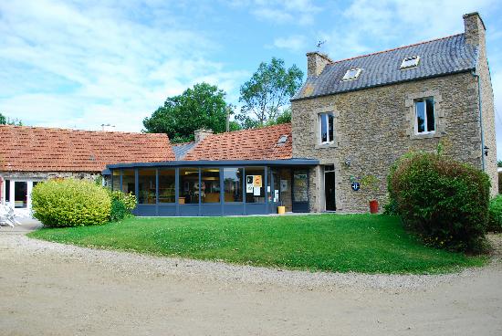 Logis Auberge De Keralloret-浴室