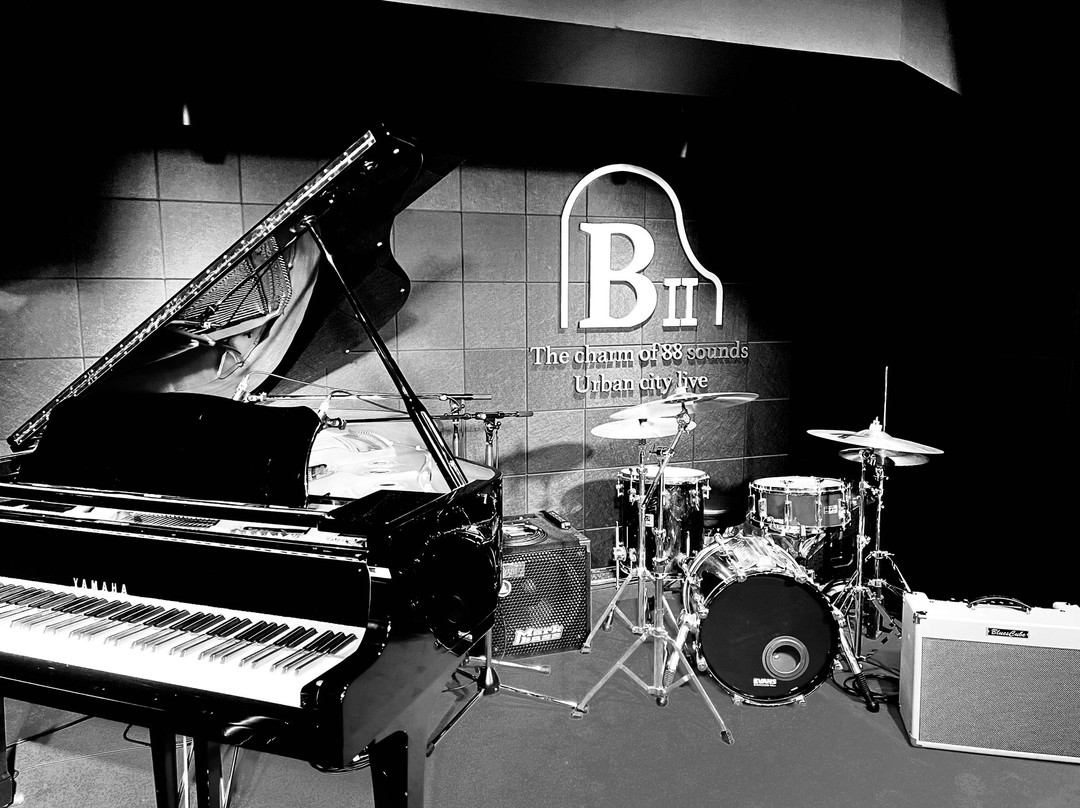 BⅡ Music & Bar Restaurant