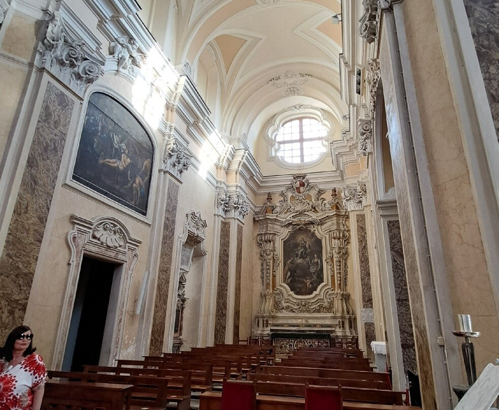 Duomo-Sant'Agata de' Goti必去景点