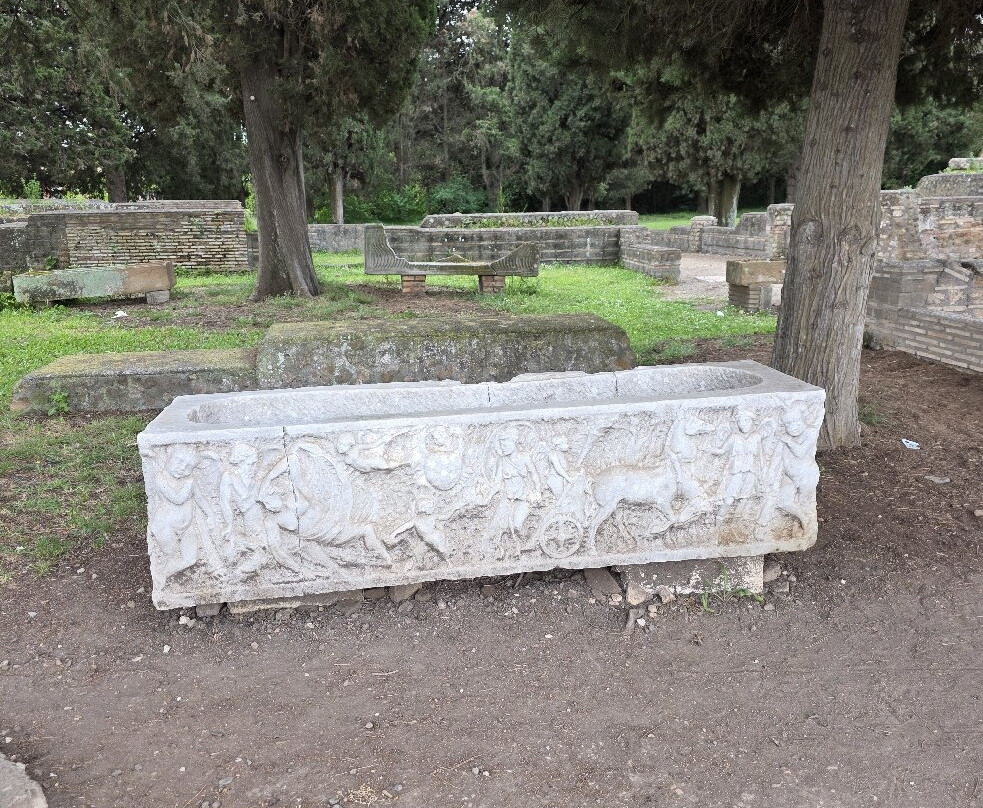 The Via Ostiensis Necropolis-Ostia Antica必去景点