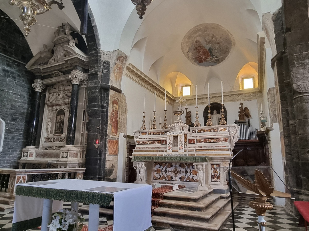 Santuario della Madonna Bianca - Chiesa di San Lorenzo-韦内雷港必去景点