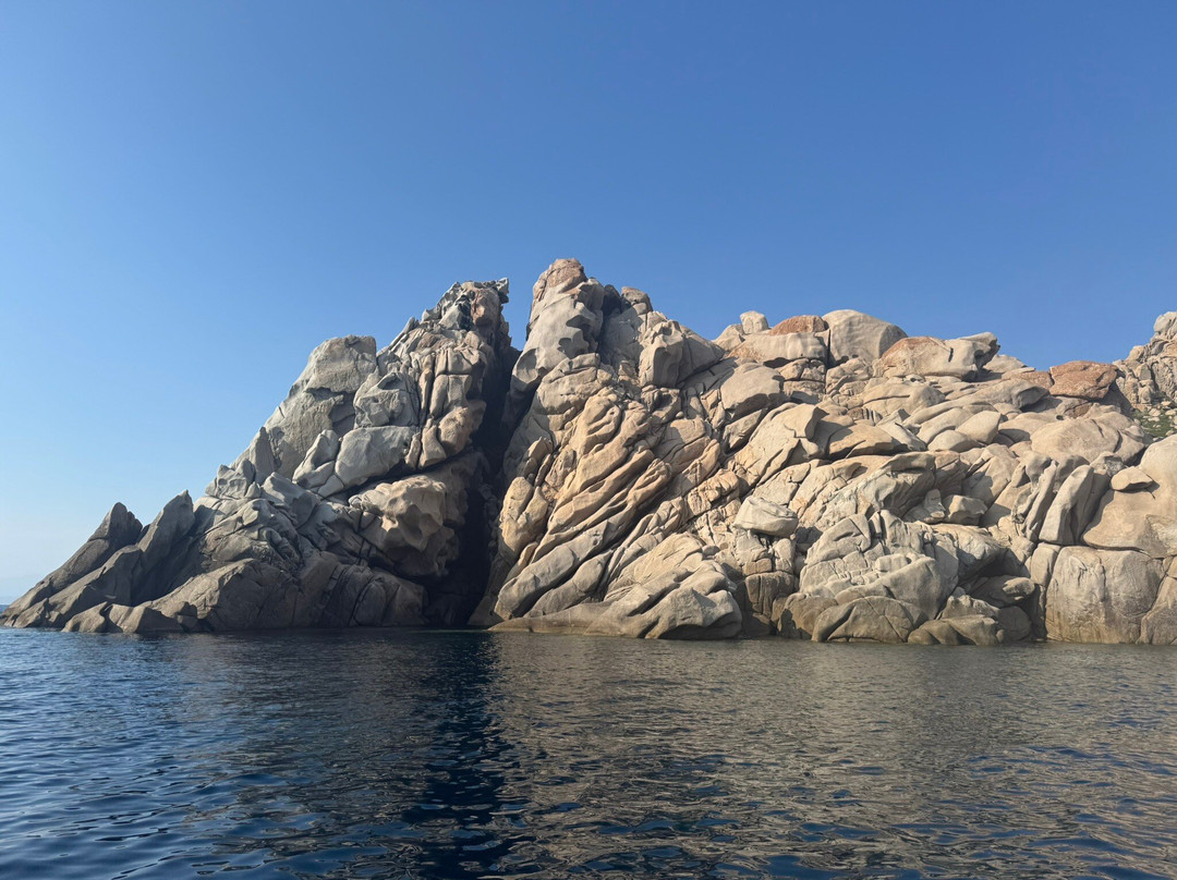 Blu Dive Center-圣特雷莎加卢拉必去景点