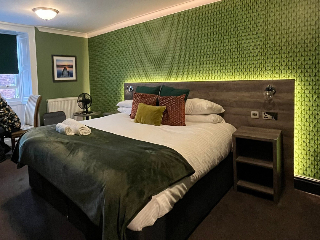 The Sun Hotel & Bar主图