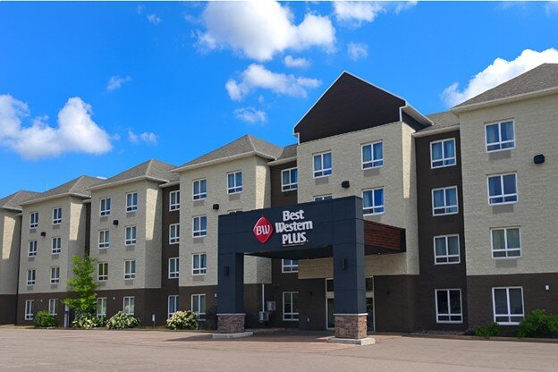 Best Western Plus Dartmouth Hotel & Suites-浴室