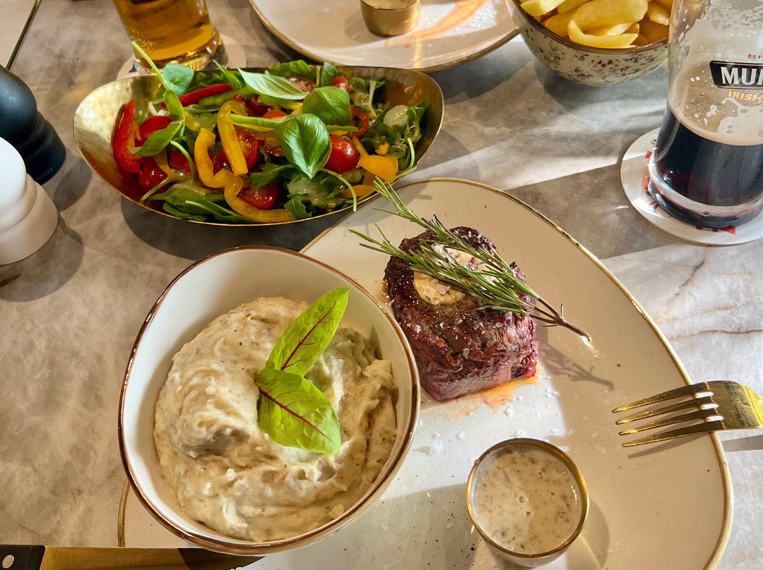 SOHHO Kitchen & Bar & Show