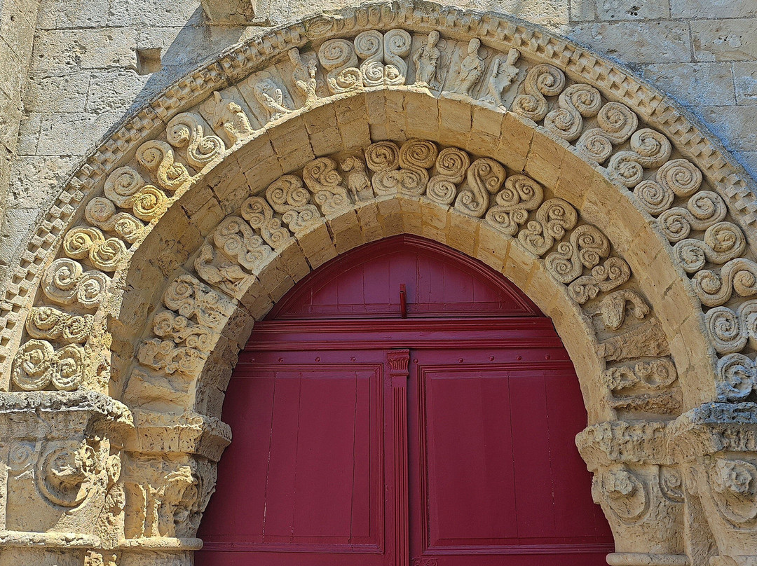 Eglise Saint-Maixent-Pamproux必去景点