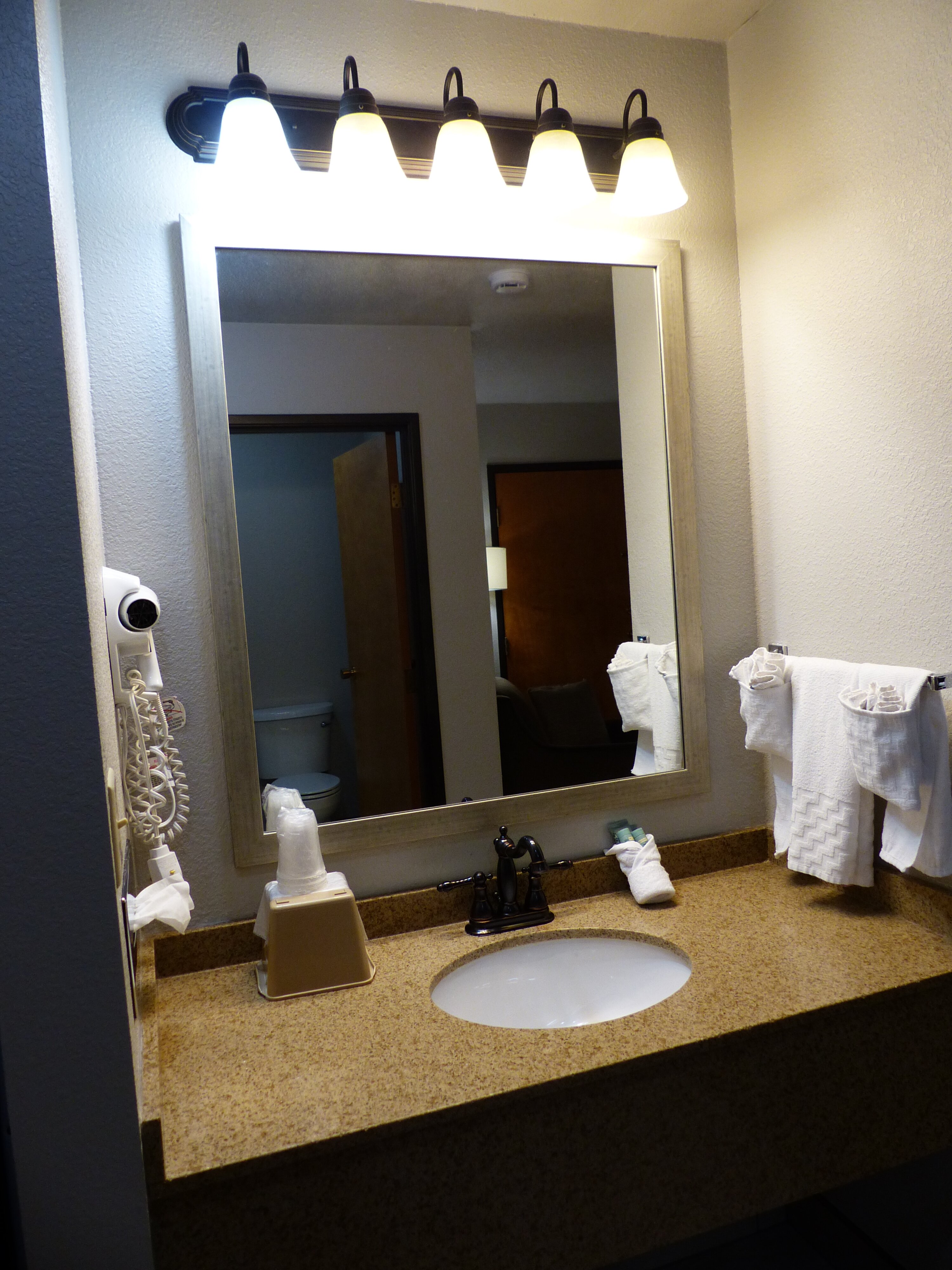 Best Western Black Hills Lodge-浴室