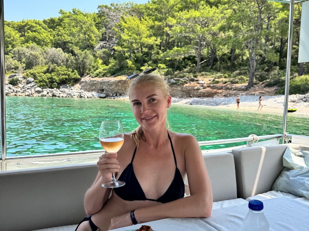 La Dolce Vita Boat-马尔马里斯必去景点