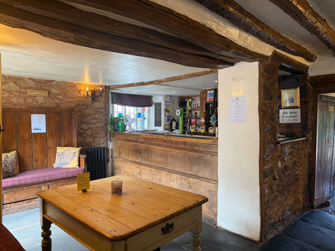 Exmoor National Park餐馆和美食-The Royal Oak Inn