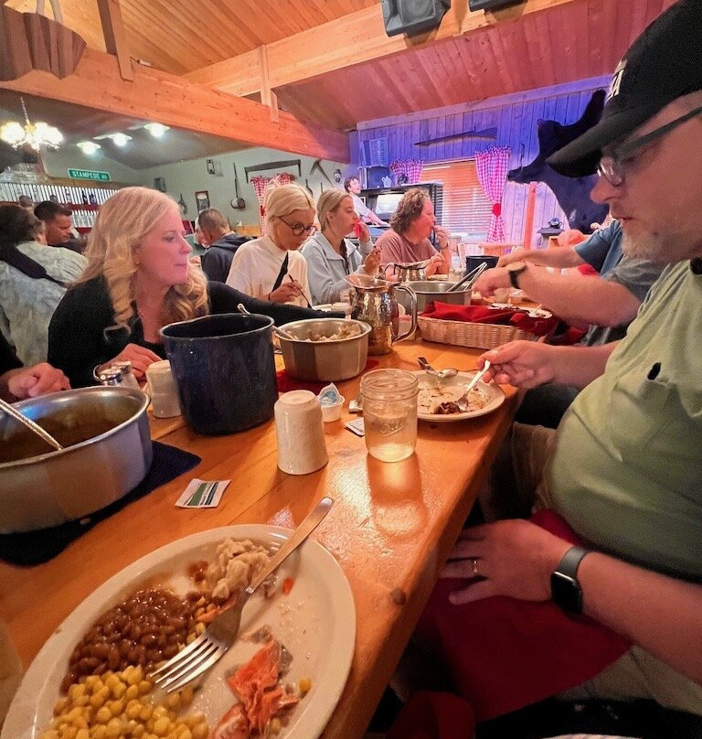 Alaska Cabin Nite Dinner Theatre-德纳利国家公园和自然保护区必去景点