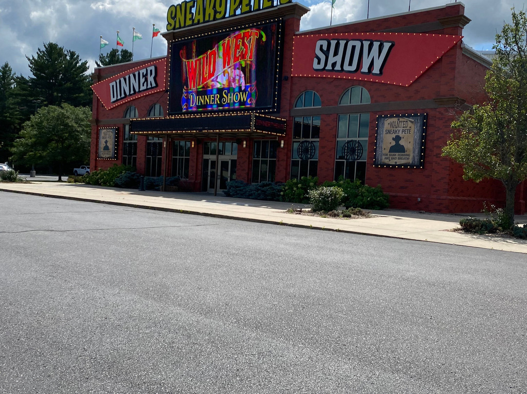 Sneaky Pete's Wild West Dinner Show-威斯康星峡谷必去景点