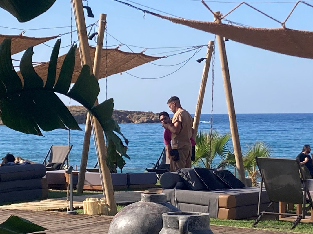 Zamāna Beach Bar & Restaurant主图