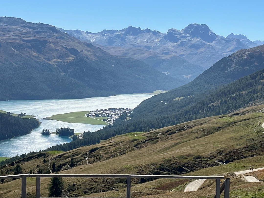 兰多林斯山区酒店主图