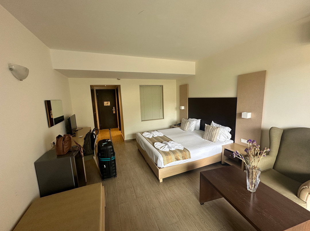 费里昂套房温泉度假酒店主图