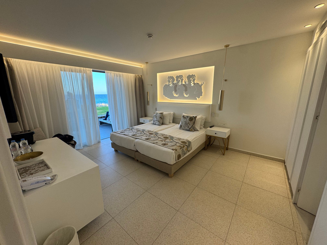 Robinson Ierapetra主图