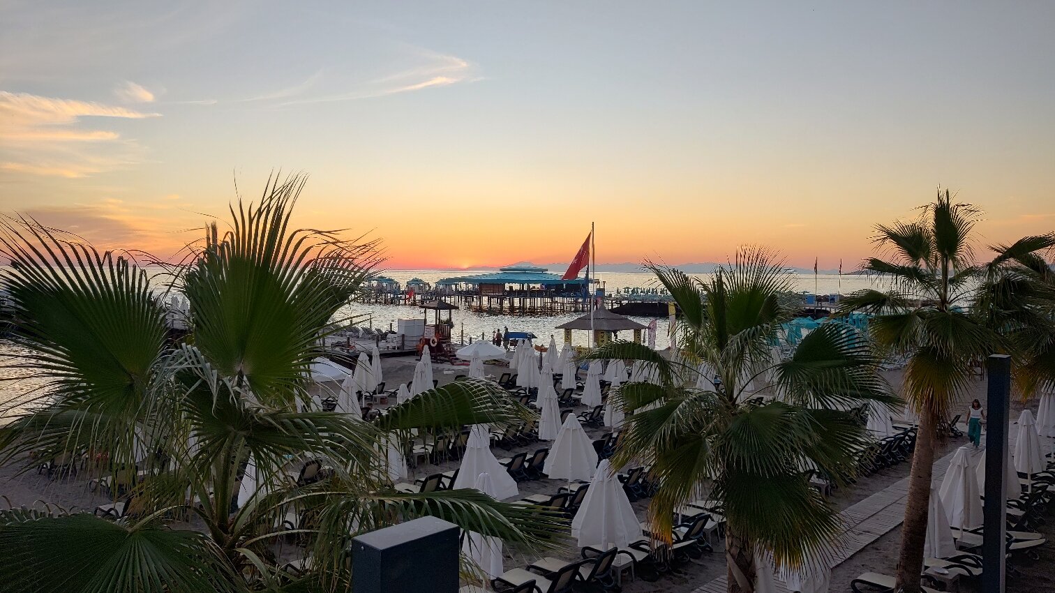 Azura Deluxe Resort & Spa-官方