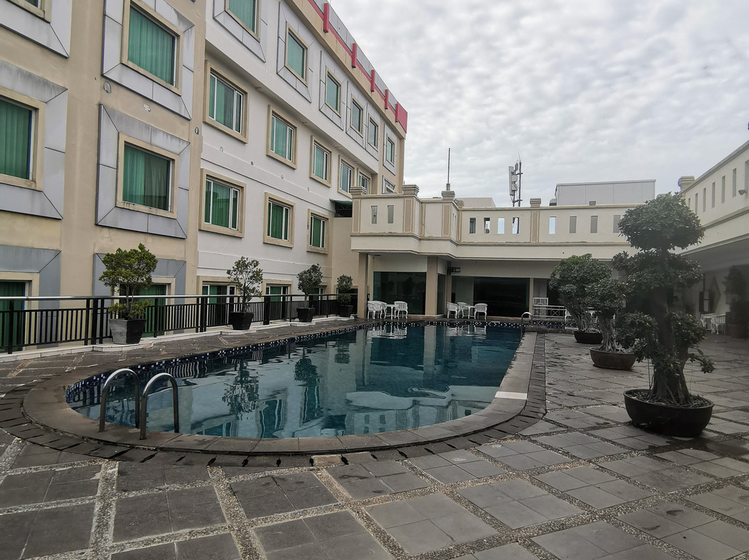 岩石广场酒店主图