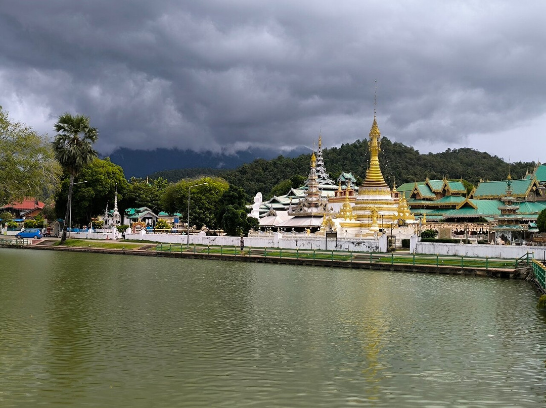 MaeHongSon Lake-夜丰颂必去景点