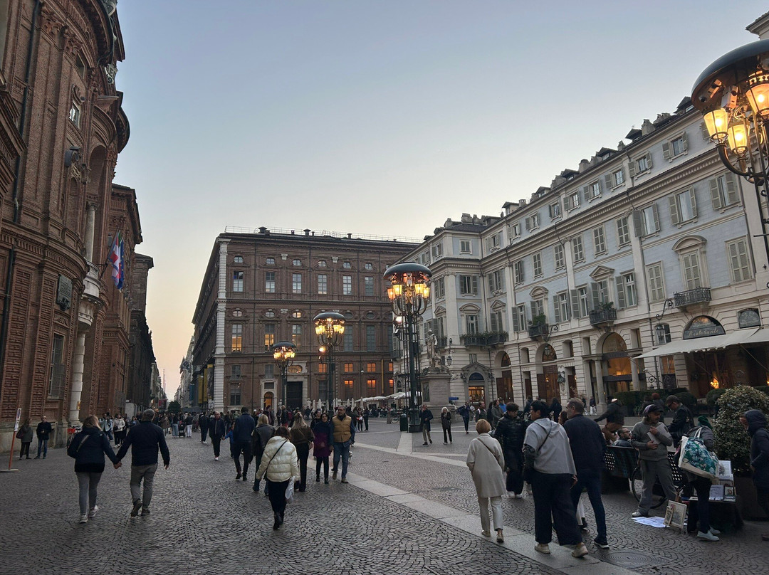 Piazza Carignano-都灵必去景点