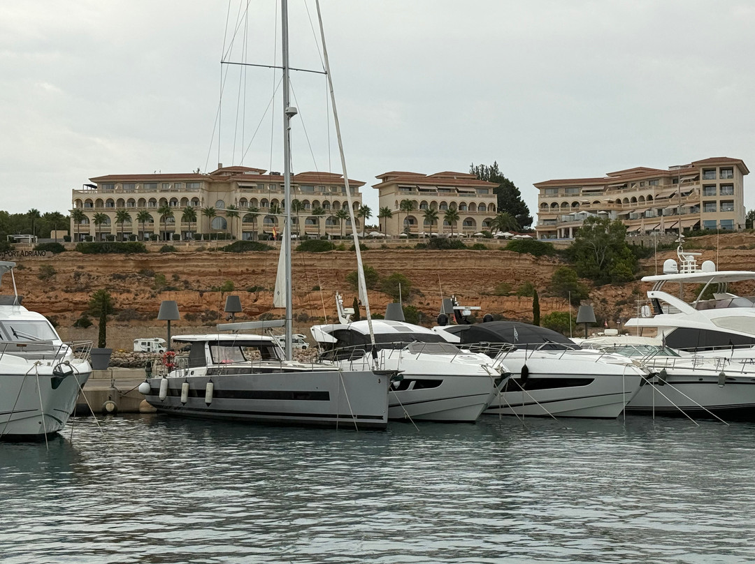 阿德里亚诺港滨海高尔夫水疗酒店主图