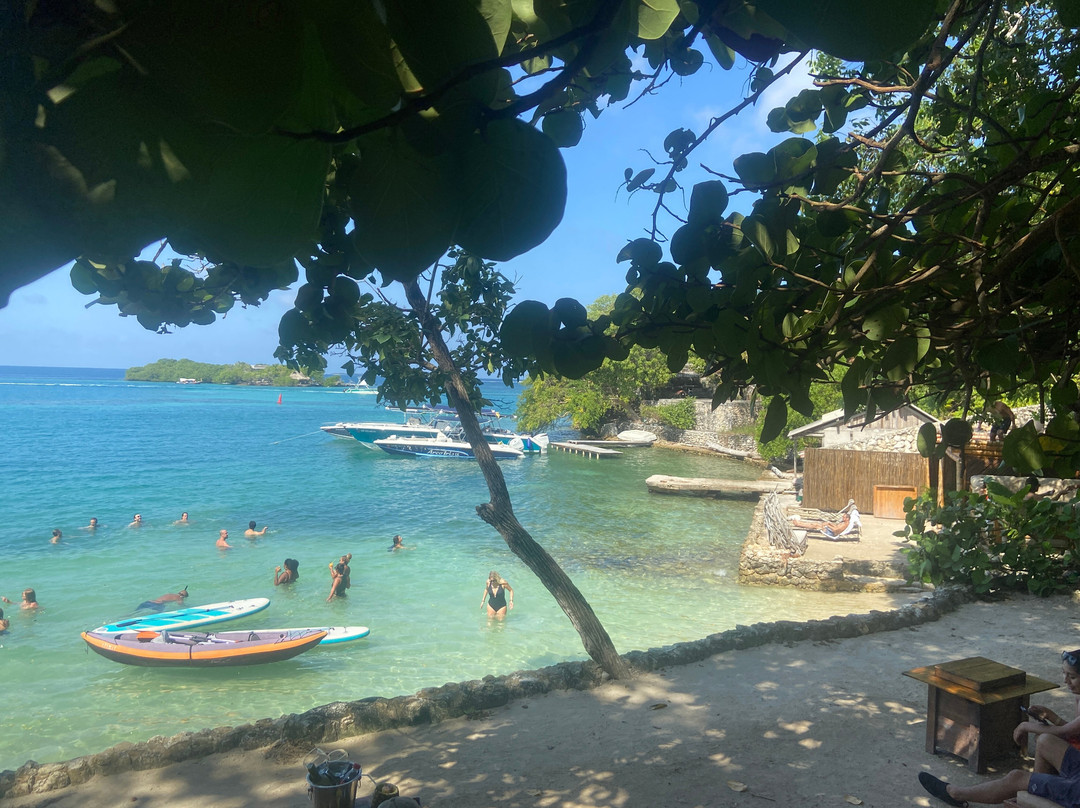 Pa'ue Beach Lounge-卡塔赫纳必去景点