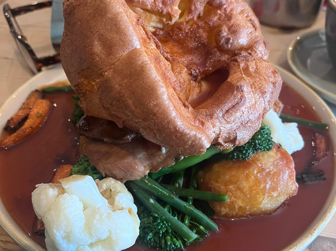 The Lion Waddesdon主图