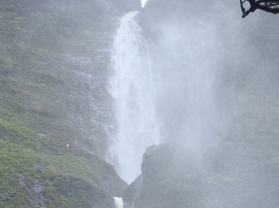 Cascade Blanche-Salazie必去景点