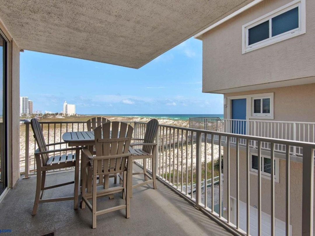 Starboard Village by Surfside VR