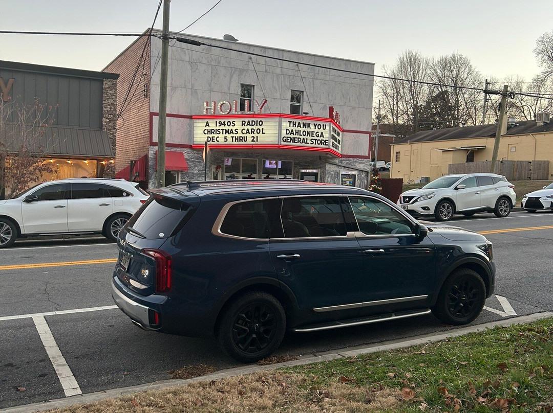The Historic Holly Theater-达洛尼加必去景点