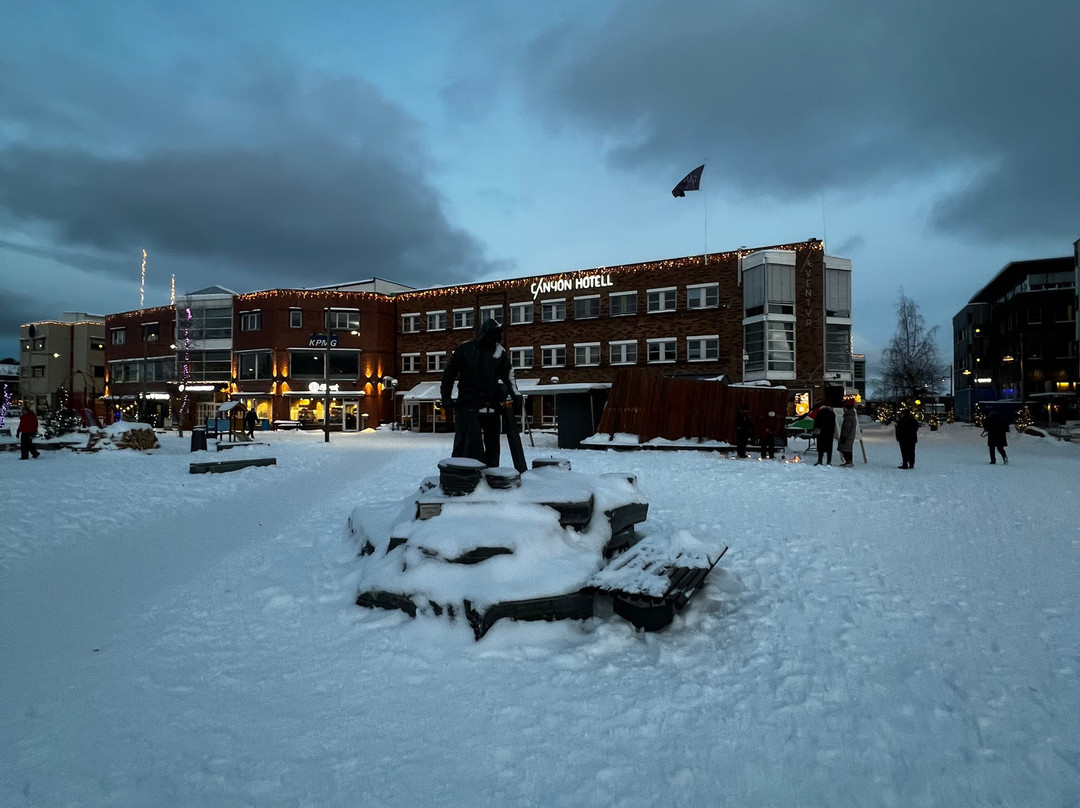 Slate Worker Statue-阿尔塔必去景点