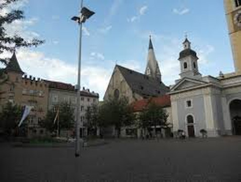 Chiesa di San Michele Arcangelo-布雷萨诺内必去景点