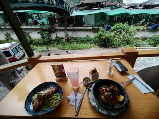 Mi Chola Restaurant & Bar