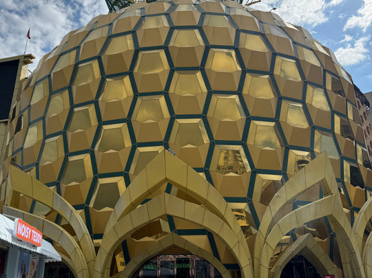 Pineapple Shopping Center-三亚市必去景点