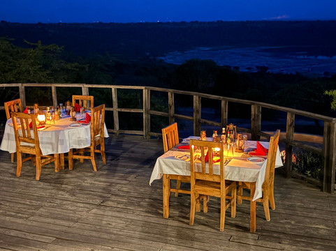 Piece of Uganda Safaris-恩德培必去景点