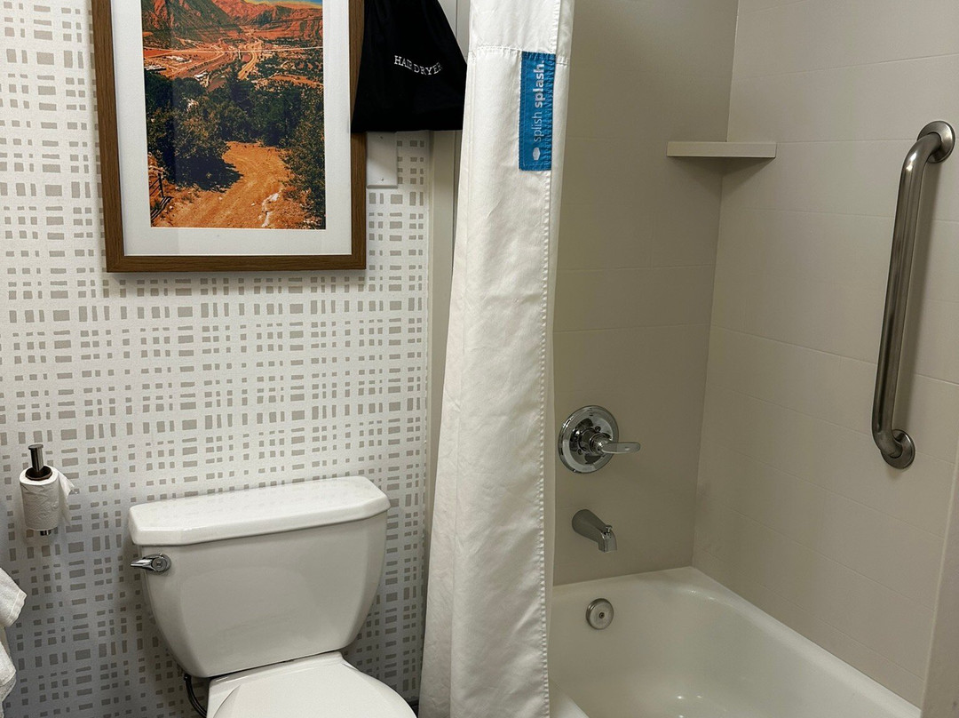 希尔顿欢朋酒店-格伦伍德温泉主图