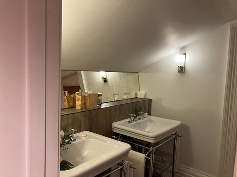 琳德利庄园之家主图