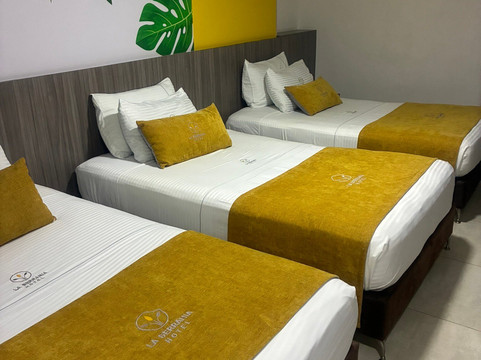 拉布卡拉曼加塞拉尼亚酒店主图