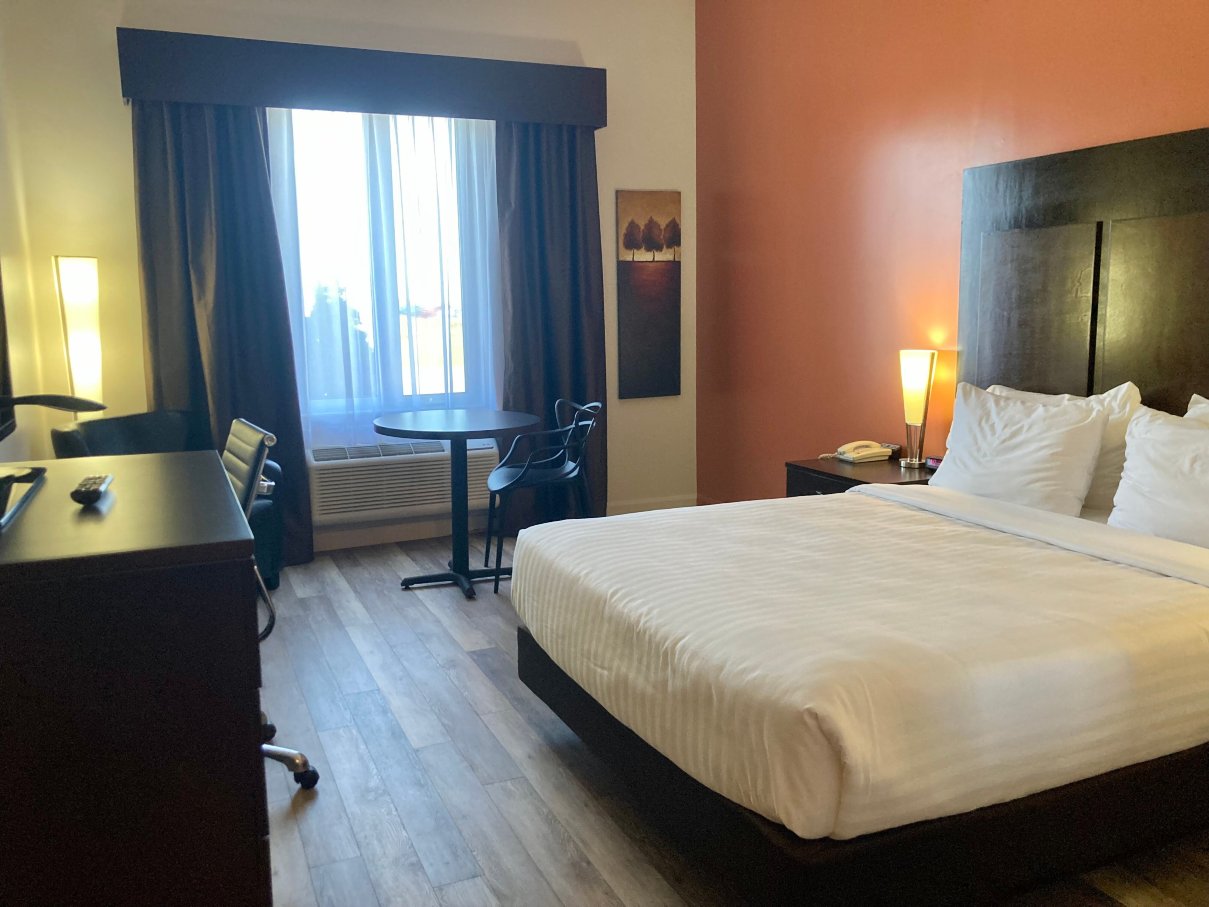 伊克诺套房旅馆-客卧